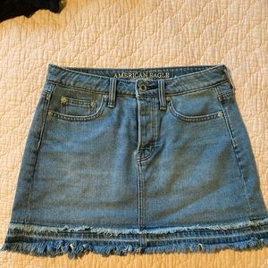 American Eagle light wash denim skirt